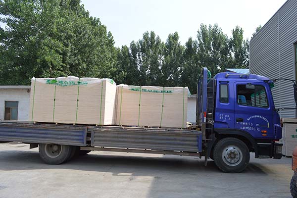 ����Ȼ�h(hu��n)����ľ���B(t��i)���b܇